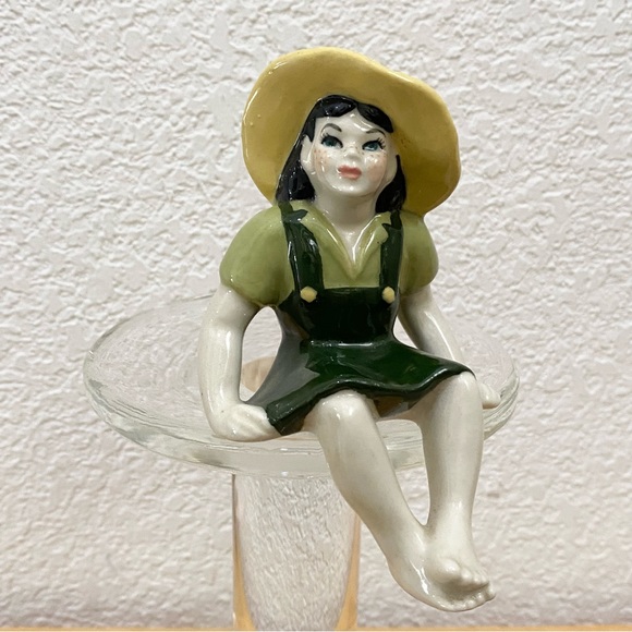 Vintage OBH Ceramic Arts Studio Farm Girl Porcelain Shelf Sitter Figurine - Picture 1 of 9